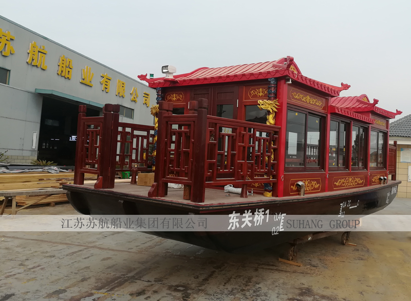 福建省泉州市永春縣湖洋古鎮(zhèn)景區(qū)雕龍畫舫船